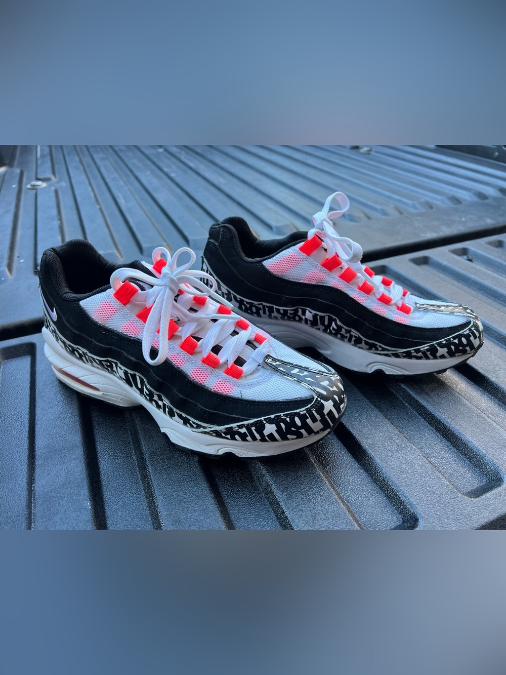 Nike Air Max 95 Print "Black White Bright Crimson" (GS) Size 6.5Y / Womens 8